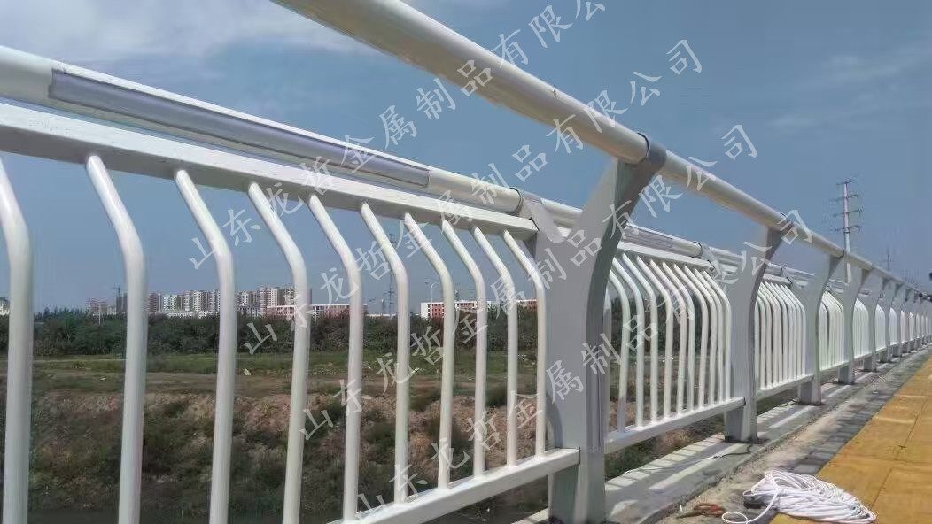 LED燈光護欄工程案例